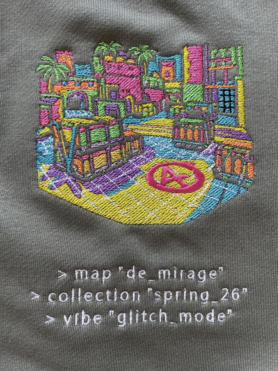 CS MIRAGE GLITCH CREWNECK / OLIVE detail